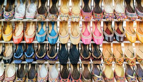 5 Footwear Markets In Kolkata .